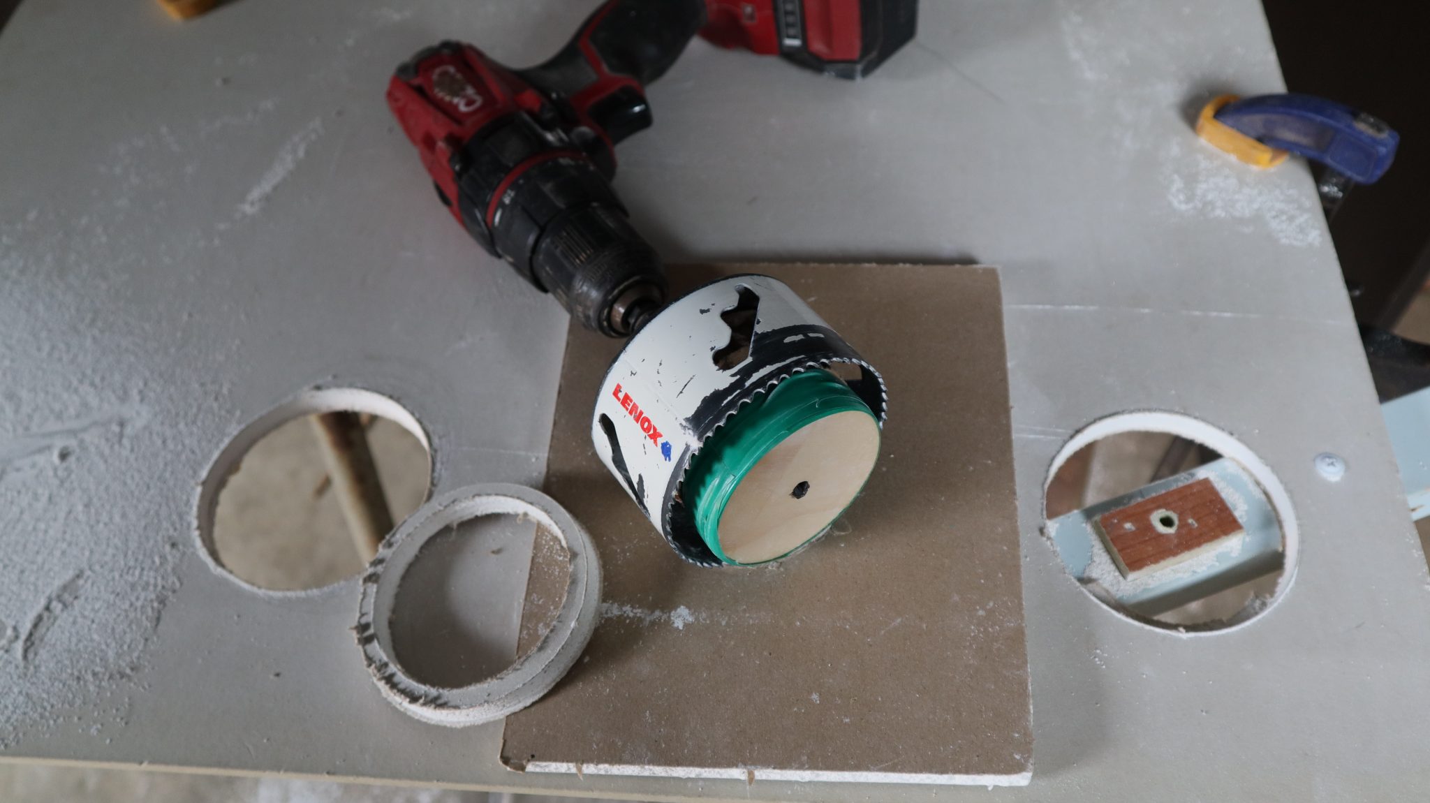 How to enlarge an existing hole saw hole ← Basic Lowdown.. No waffle